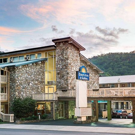 Days Inn & Suites By Wyndham Downtown Gatlinburg Parkway Esterno foto