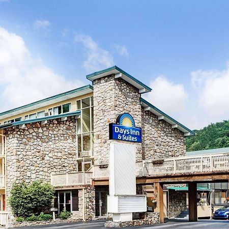 Days Inn & Suites By Wyndham Downtown Gatlinburg Parkway Esterno foto