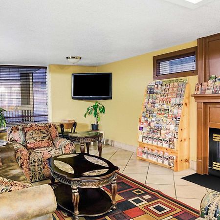Days Inn & Suites By Wyndham Downtown Gatlinburg Parkway Esterno foto