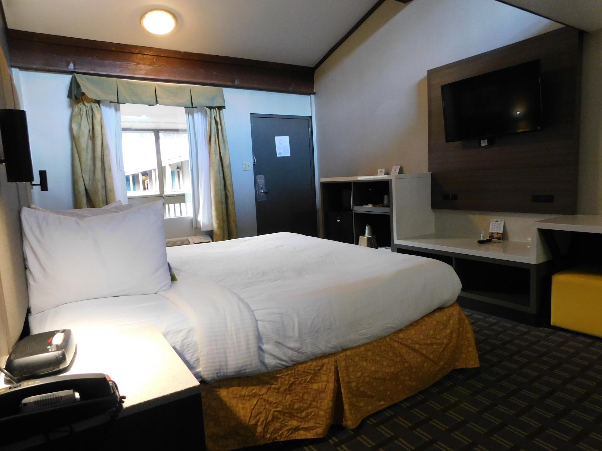 Days Inn & Suites By Wyndham Downtown Gatlinburg Parkway Esterno foto