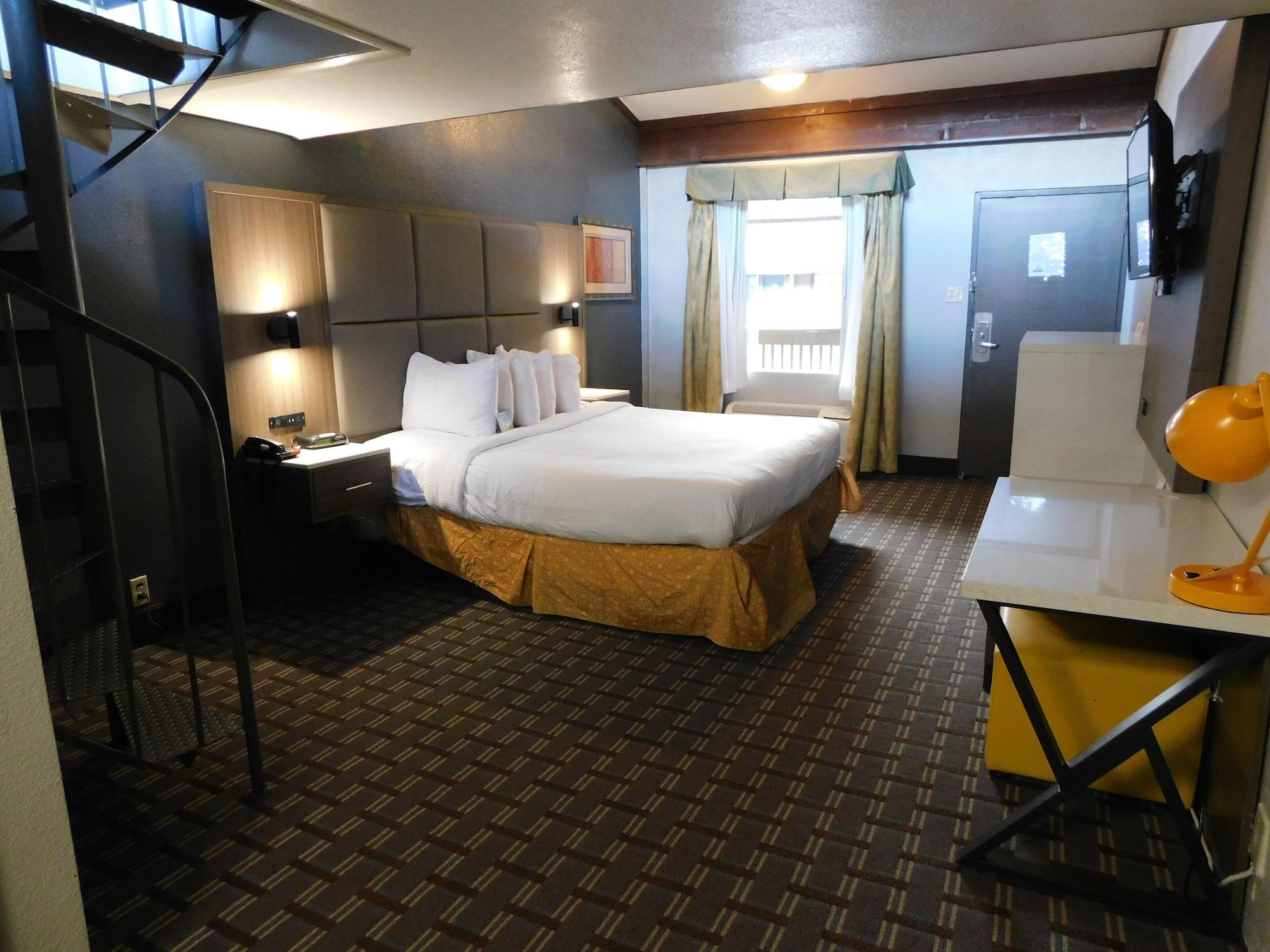 Days Inn & Suites By Wyndham Downtown Gatlinburg Parkway Esterno foto