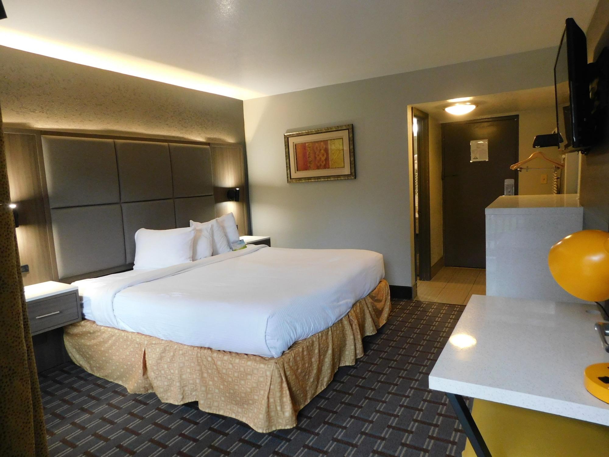 Days Inn & Suites By Wyndham Downtown Gatlinburg Parkway Esterno foto