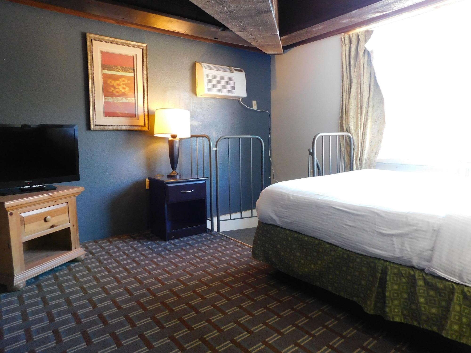 Days Inn & Suites By Wyndham Downtown Gatlinburg Parkway Esterno foto