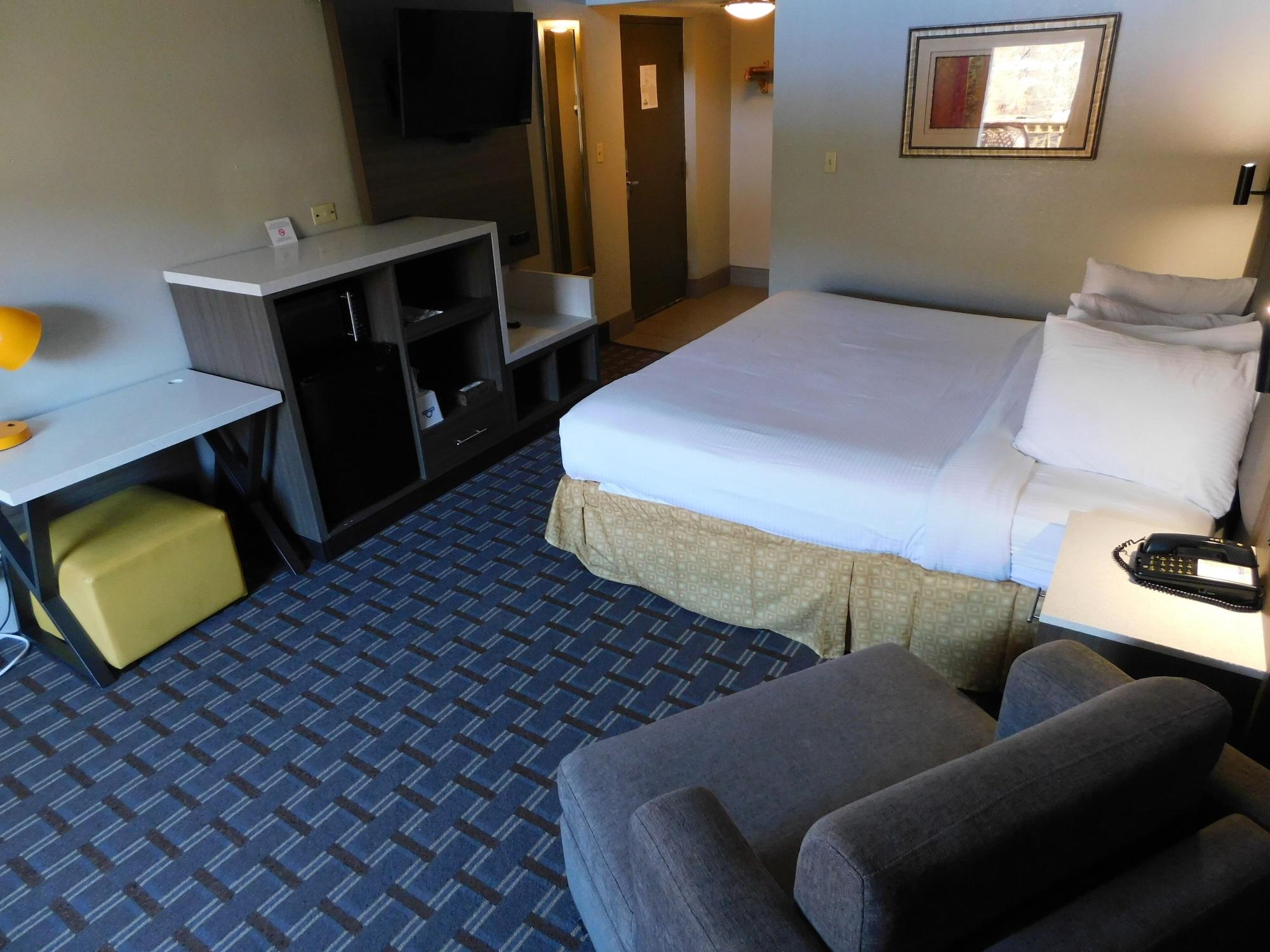 Days Inn & Suites By Wyndham Downtown Gatlinburg Parkway Esterno foto