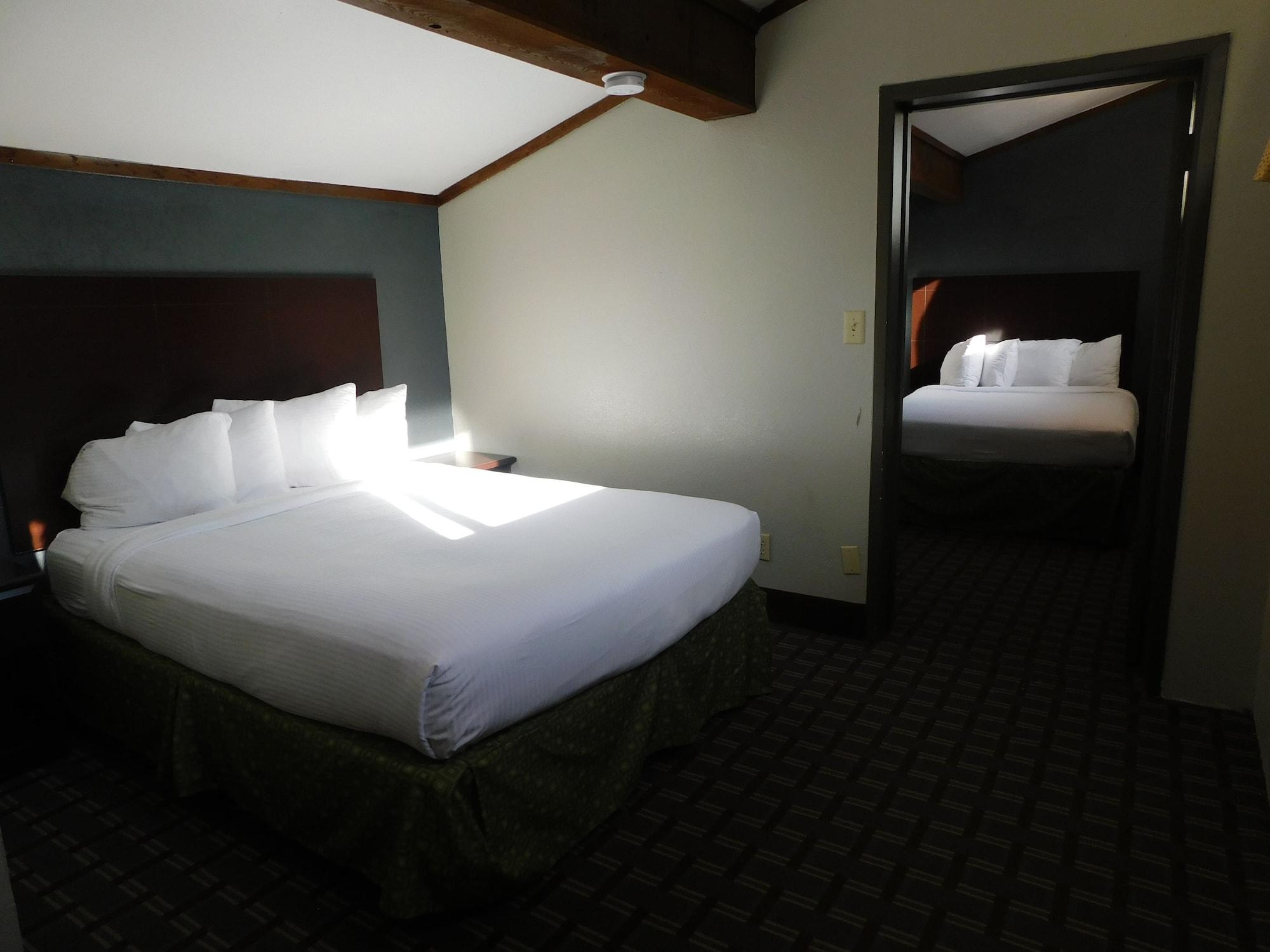 Days Inn & Suites By Wyndham Downtown Gatlinburg Parkway Esterno foto