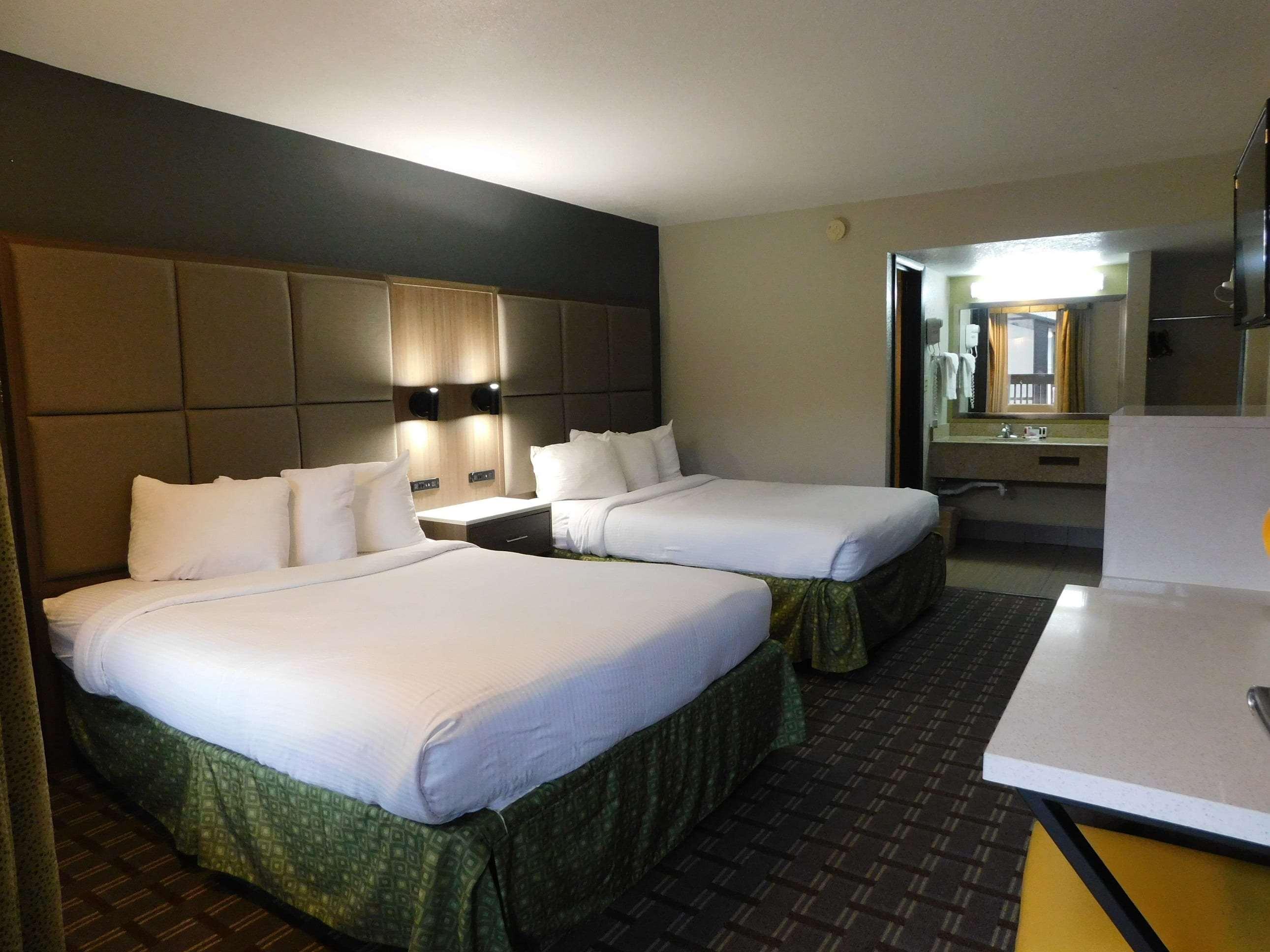 Days Inn & Suites By Wyndham Downtown Gatlinburg Parkway Esterno foto
