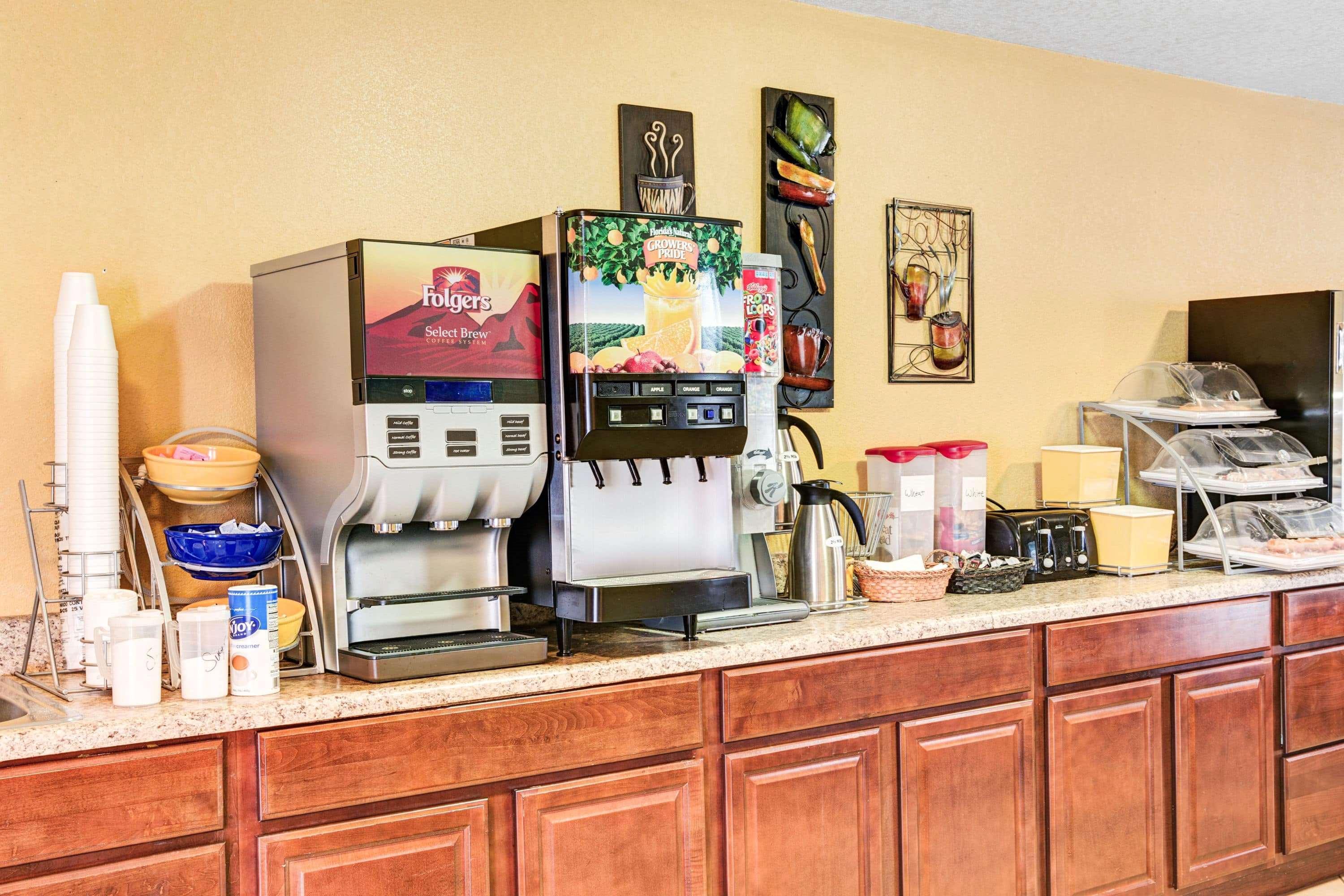 Days Inn & Suites By Wyndham Downtown Gatlinburg Parkway Esterno foto
