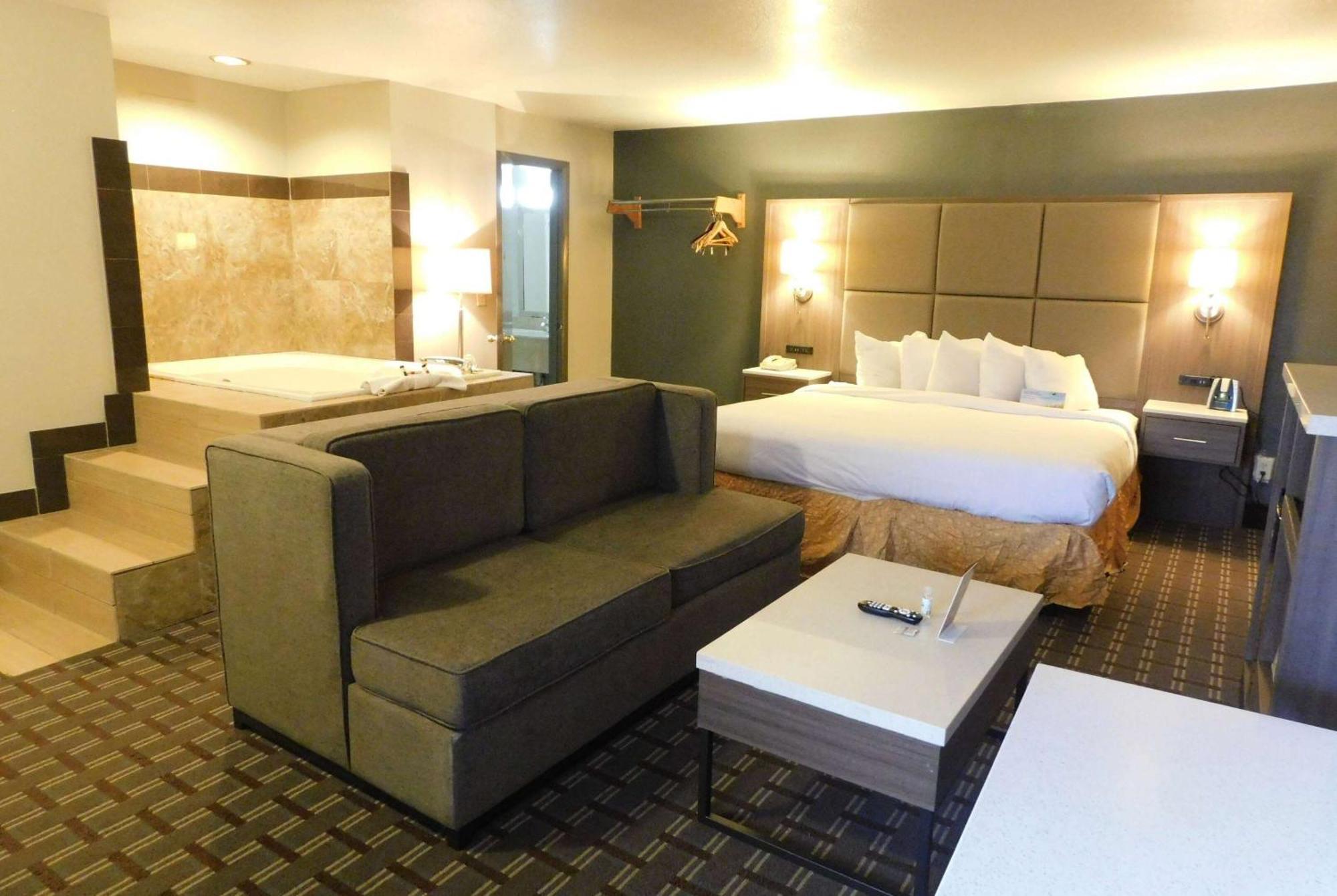 Days Inn & Suites By Wyndham Downtown Gatlinburg Parkway Esterno foto