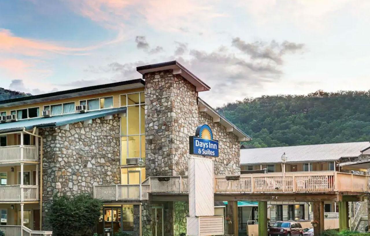 Days Inn & Suites By Wyndham Downtown Gatlinburg Parkway Esterno foto